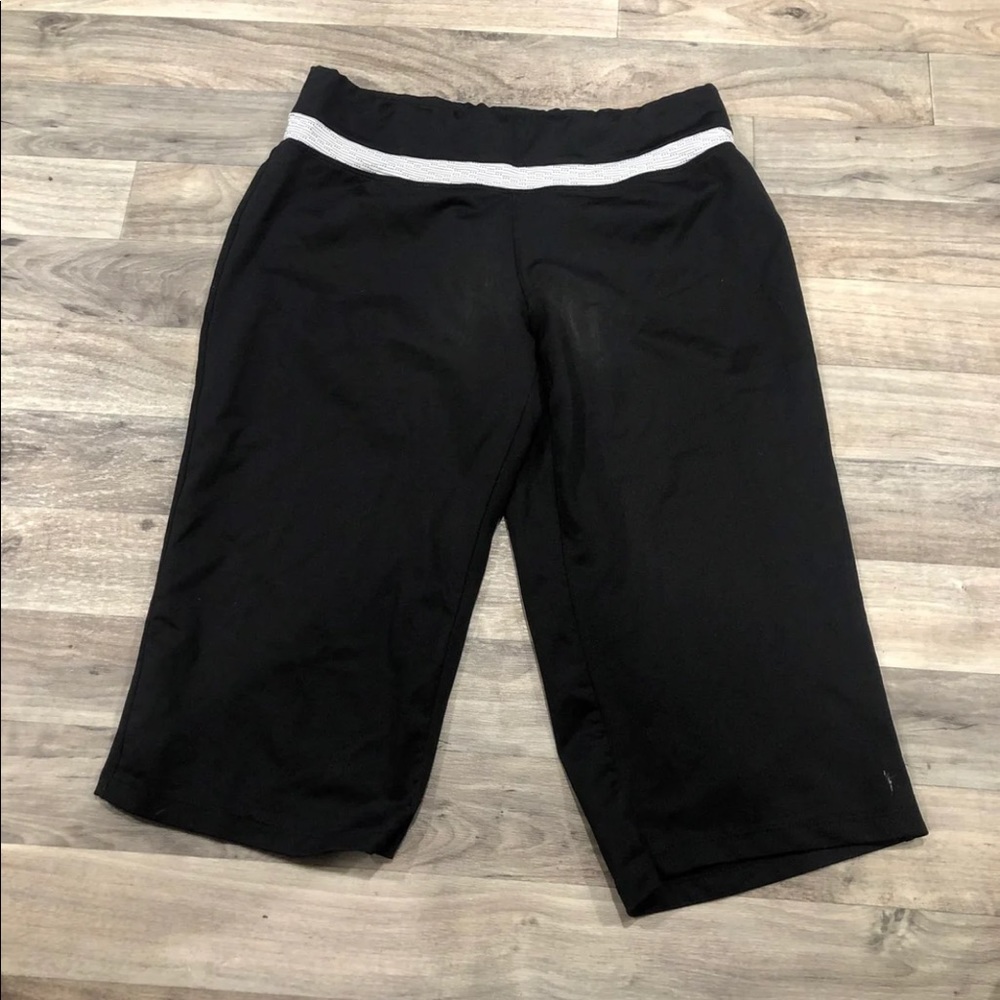 Danskin now black capri leggings size small